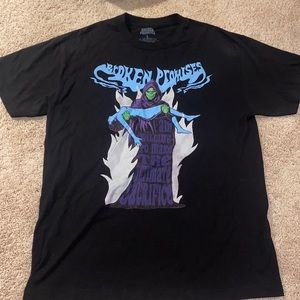 Broken promises T-shirt 🦴